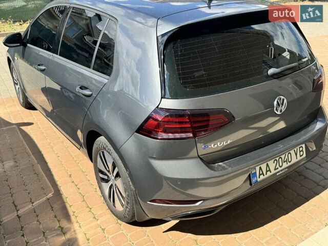 Серый Фольксваген e-Golf, объемом двигателя 0 л и пробегом 91 тыс. км за 16000 $, фото 5 на Automoto.ua