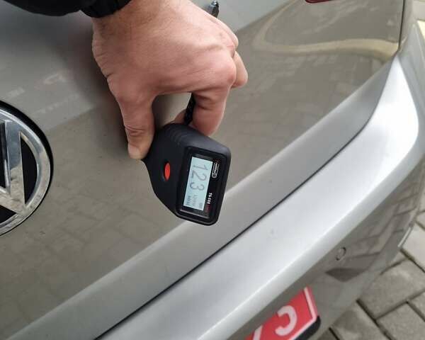 Серый Фольксваген e-Golf, объемом двигателя 0 л и пробегом 95 тыс. км за 12450 $, фото 88 на Automoto.ua