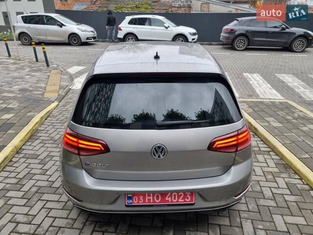 Серый Фольксваген e-Golf, объемом двигателя 0 л и пробегом 95 тыс. км за 12450 $, фото 31 на Automoto.ua