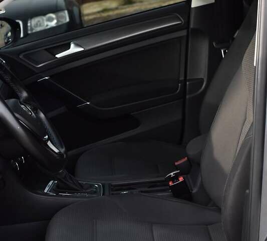 Серый Фольксваген e-Golf, объемом двигателя 0 л и пробегом 141 тыс. км за 13200 $, фото 13 на Automoto.ua