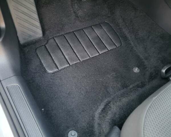 Серый Фольксваген e-Golf, объемом двигателя 0 л и пробегом 51 тыс. км за 13600 $, фото 14 на Automoto.ua