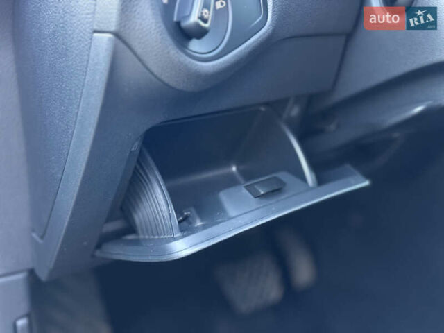 Сірий Фольксваген e-Golf, об'ємом двигуна 0 л та пробігом 112 тис. км за 15900 $, фото 43 на Automoto.ua