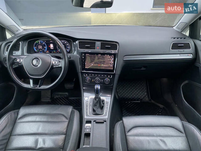 Сірий Фольксваген e-Golf, об'ємом двигуна 0 л та пробігом 96 тис. км за 13999 $, фото 28 на Automoto.ua