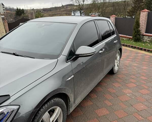 Серый Фольксваген e-Golf, объемом двигателя 0 л и пробегом 202 тыс. км за 13700 $, фото 3 на Automoto.ua
