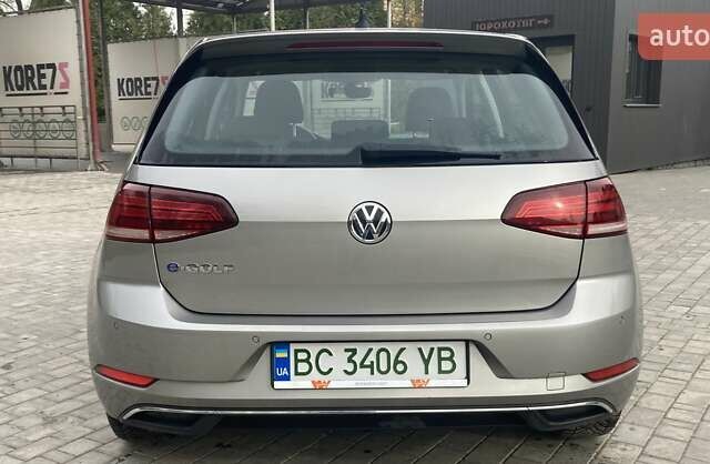 Серый Фольксваген e-Golf, объемом двигателя 0 л и пробегом 80 тыс. км за 16400 $, фото 17 на Automoto.ua
