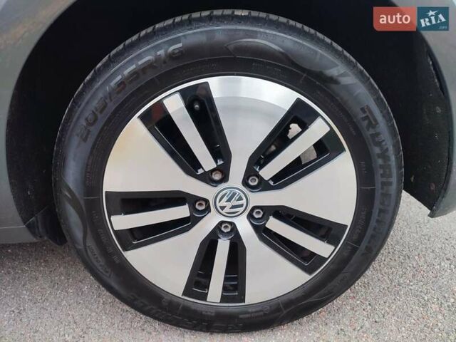 Сірий Фольксваген e-Golf, об'ємом двигуна 0 л та пробігом 126 тис. км за 12700 $, фото 11 на Automoto.ua