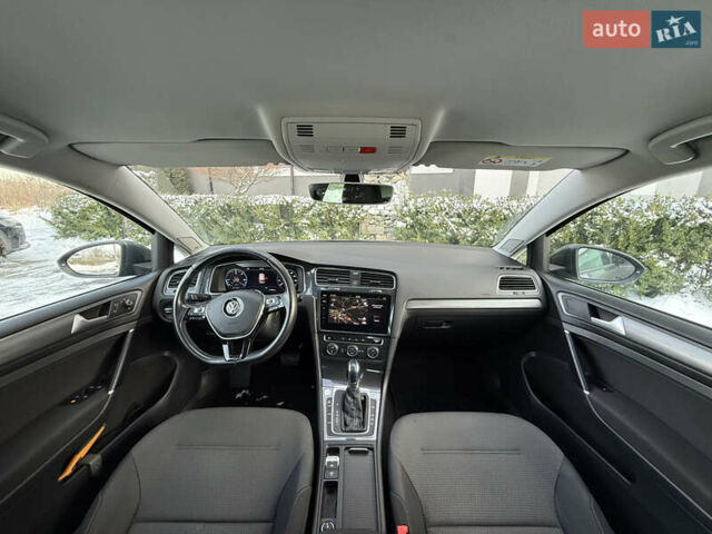 Серый Фольксваген e-Golf, объемом двигателя 0 л и пробегом 115 тыс. км за 12600 $, фото 4 на Automoto.ua