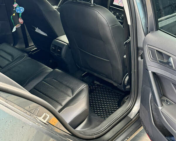 Серый Фольксваген e-Golf, объемом двигателя 0 л и пробегом 91 тыс. км за 16000 $, фото 13 на Automoto.ua