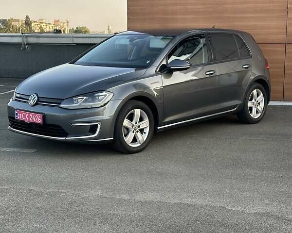 Серый Фольксваген e-Golf, объемом двигателя 0 л и пробегом 114 тыс. км за 15500 $, фото 1 на Automoto.ua