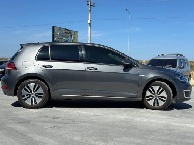 Серый Фольксваген e-Golf, объемом двигателя 0 л и пробегом 89 тыс. км за 13990 $, фото 10 на Automoto.ua