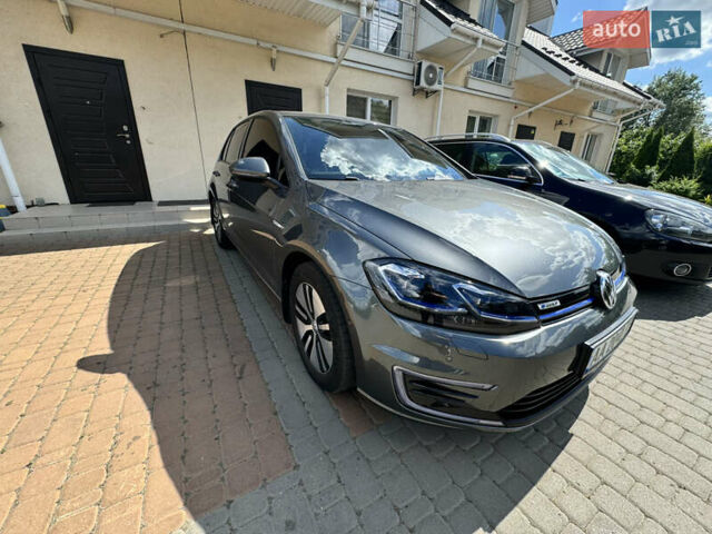 Серый Фольксваген e-Golf, объемом двигателя 0 л и пробегом 91 тыс. км за 16000 $, фото 16 на Automoto.ua
