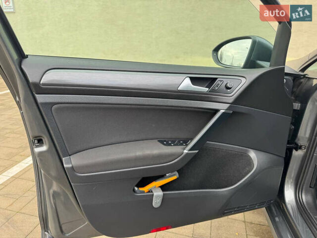 Сірий Фольксваген e-Golf, об'ємом двигуна 0 л та пробігом 115 тис. км за 12999 $, фото 56 на Automoto.ua