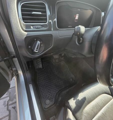 Серый Фольксваген e-Golf, объемом двигателя 0 л и пробегом 98 тыс. км за 19600 $, фото 25 на Automoto.ua