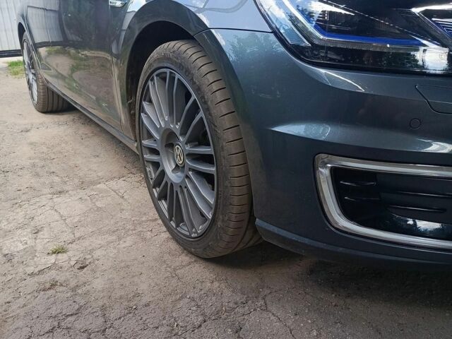 Сірий Фольксваген e-Golf, об'ємом двигуна 0 л та пробігом 119 тис. км за 14700 $, фото 21 на Automoto.ua
