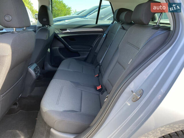 Серый Фольксваген e-Golf, объемом двигателя 0 л и пробегом 130 тыс. км за 13800 $, фото 53 на Automoto.ua