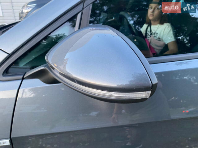Серый Фольксваген e-Golf, объемом двигателя 0 л и пробегом 81 тыс. км за 17500 $, фото 12 на Automoto.ua