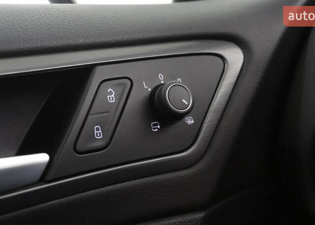 Серый Фольксваген e-Golf, объемом двигателя 0 л и пробегом 100 тыс. км за 10999 $, фото 23 на Automoto.ua