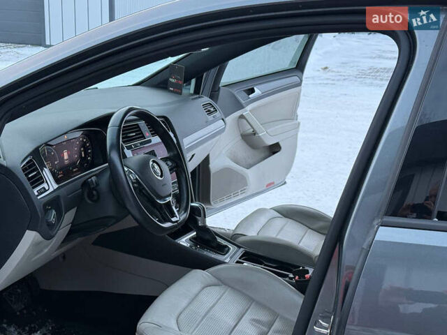 Сірий Фольксваген e-Golf, об'ємом двигуна 0 л та пробігом 133 тис. км за 13950 $, фото 17 на Automoto.ua