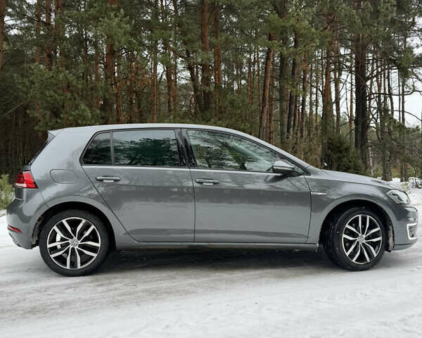 Серый Фольксваген e-Golf, объемом двигателя 0 л и пробегом 159 тыс. км за 12300 $, фото 11 на Automoto.ua