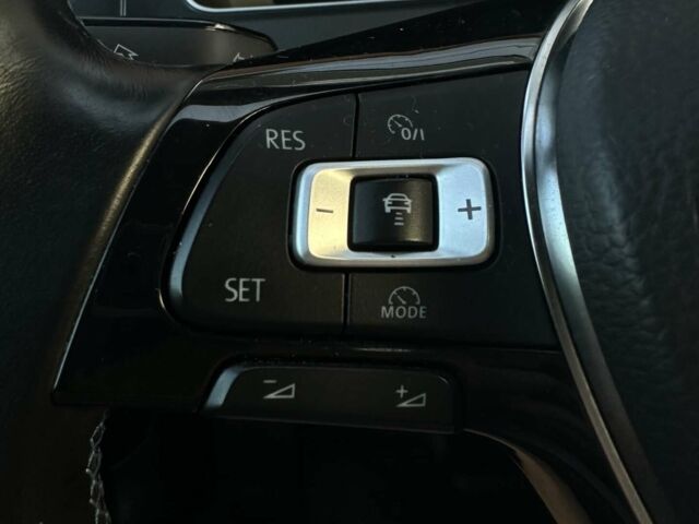 Серый Фольксваген e-Golf, объемом двигателя 0 л и пробегом 128 тыс. км за 14500 $, фото 19 на Automoto.ua