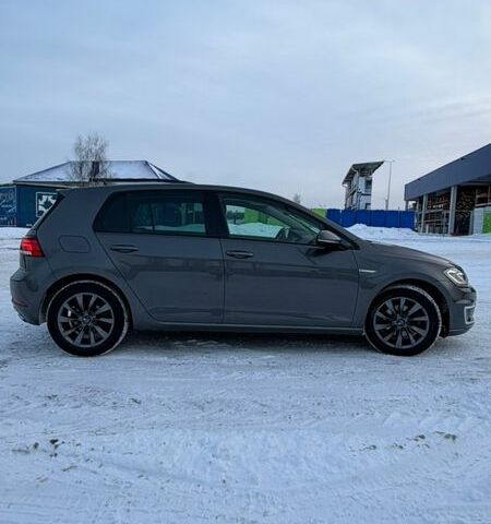 Серый Фольксваген e-Golf, объемом двигателя 0 л и пробегом 126 тыс. км за 11700 $, фото 8 на Automoto.ua