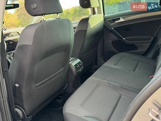 Серый Фольксваген e-Golf, объемом двигателя 0 л и пробегом 159 тыс. км за 12000 $, фото 15 на Automoto.ua