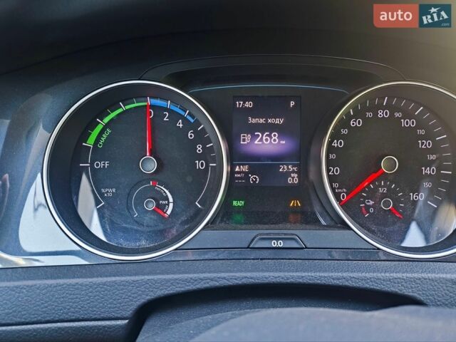 Серый Фольксваген e-Golf, объемом двигателя 0 л и пробегом 148 тыс. км за 13900 $, фото 1 на Automoto.ua