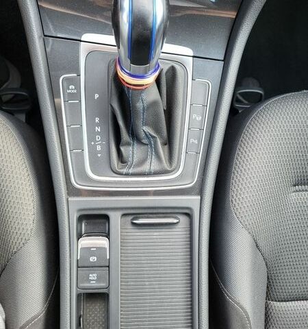 Сірий Фольксваген e-Golf, об'ємом двигуна 0 л та пробігом 110 тис. км за 13700 $, фото 31 на Automoto.ua