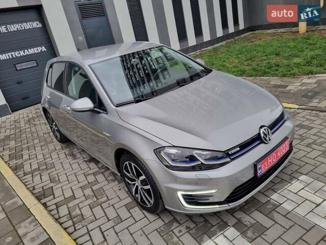 Серый Фольксваген e-Golf, объемом двигателя 0 л и пробегом 95 тыс. км за 12450 $, фото 25 на Automoto.ua