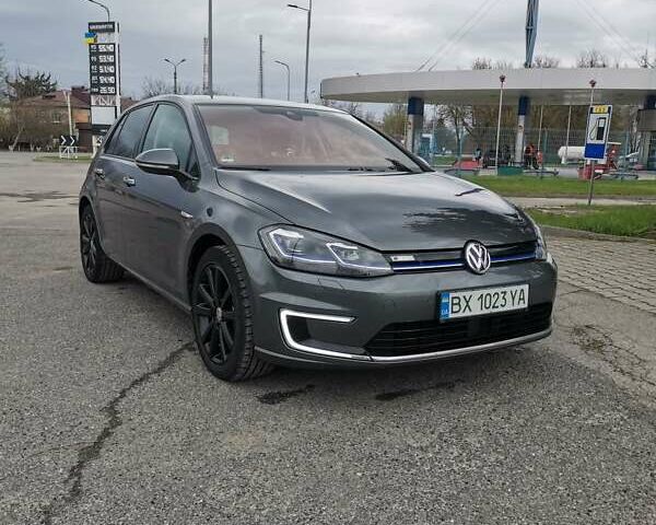 Серый Фольксваген e-Golf, объемом двигателя 0 л и пробегом 29 тыс. км за 17500 $, фото 28 на Automoto.ua