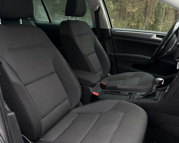 Серый Фольксваген e-Golf, объемом двигателя 0 л и пробегом 159 тыс. км за 12300 $, фото 28 на Automoto.ua