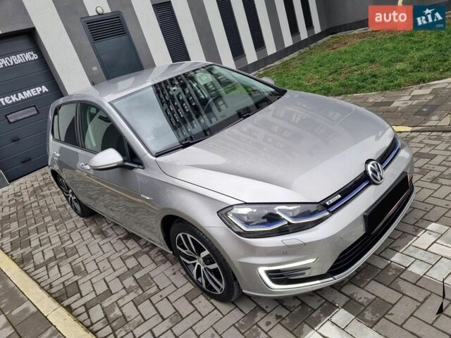 Серый Фольксваген e-Golf, объемом двигателя 0 л и пробегом 105 тыс. км за 12250 $, фото 17 на Automoto.ua