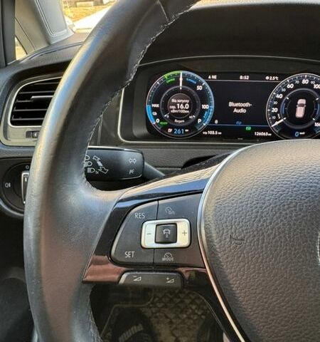 Сірий Фольксваген e-Golf, об'ємом двигуна 0 л та пробігом 126 тис. км за 13600 $, фото 19 на Automoto.ua