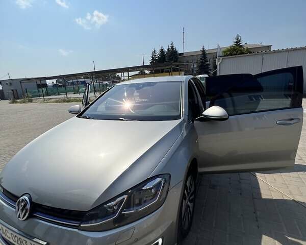 Серый Фольксваген e-Golf, объемом двигателя 0 л и пробегом 114 тыс. км за 14000 $, фото 10 на Automoto.ua