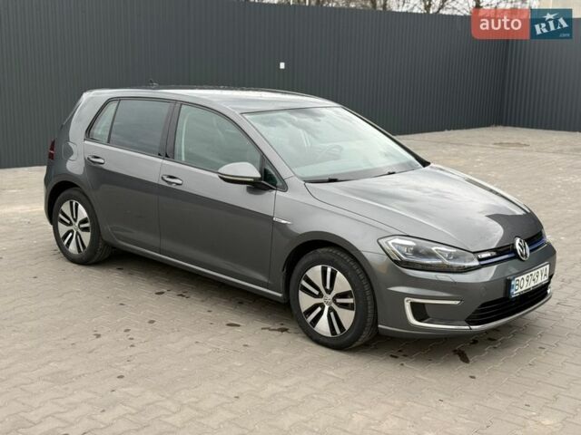 Серый Фольксваген e-Golf, объемом двигателя 0 л и пробегом 39 тыс. км за 15200 $, фото 2 на Automoto.ua