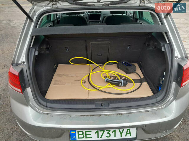 Сірий Фольксваген e-Golf, об'ємом двигуна 0 л та пробігом 109 тис. км за 13000 $, фото 7 на Automoto.ua