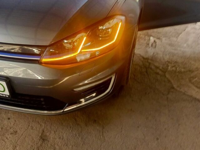 Сірий Фольксваген e-Golf, об'ємом двигуна 0 л та пробігом 119 тис. км за 14700 $, фото 36 на Automoto.ua
