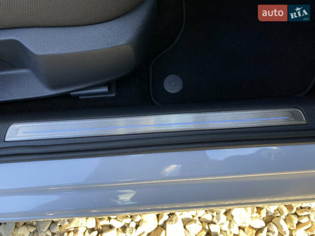 Серый Фольксваген e-Golf, объемом двигателя 0 л и пробегом 130 тыс. км за 13800 $, фото 80 на Automoto.ua