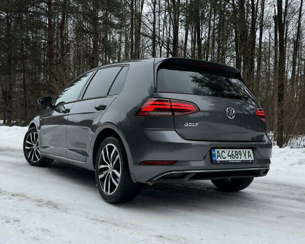 Серый Фольксваген e-Golf, объемом двигателя 0 л и пробегом 159 тыс. км за 12300 $, фото 19 на Automoto.ua