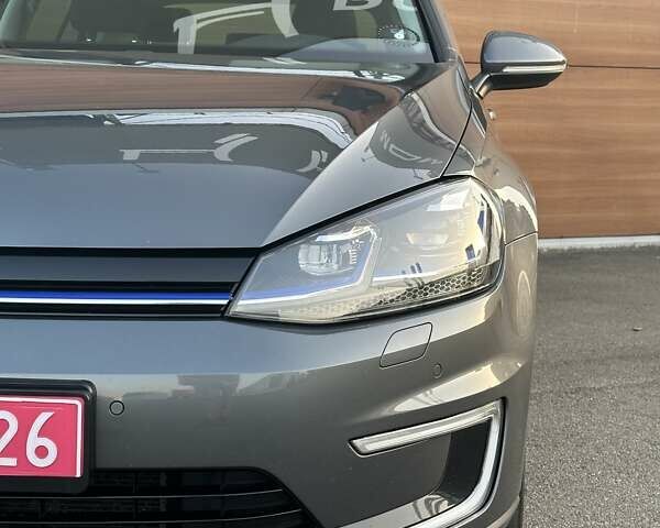 Серый Фольксваген e-Golf, объемом двигателя 0 л и пробегом 114 тыс. км за 15500 $, фото 21 на Automoto.ua
