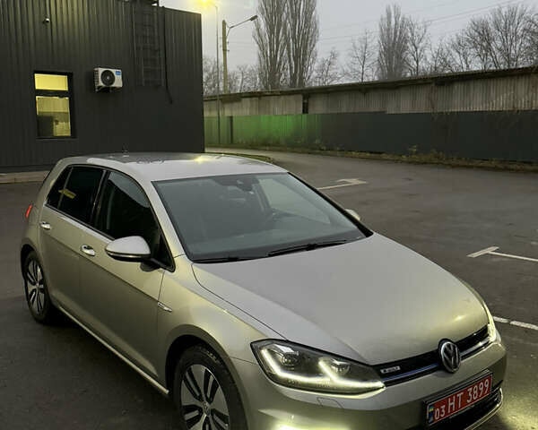 Серый Фольксваген e-Golf, объемом двигателя 0 л и пробегом 94 тыс. км за 12200 $, фото 22 на Automoto.ua
