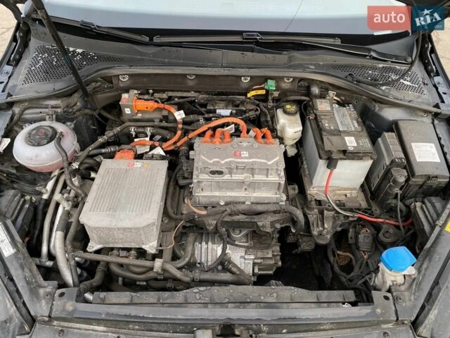 Сірий Фольксваген e-Golf, об'ємом двигуна 0 л та пробігом 127 тис. км за 15599 $, фото 32 на Automoto.ua
