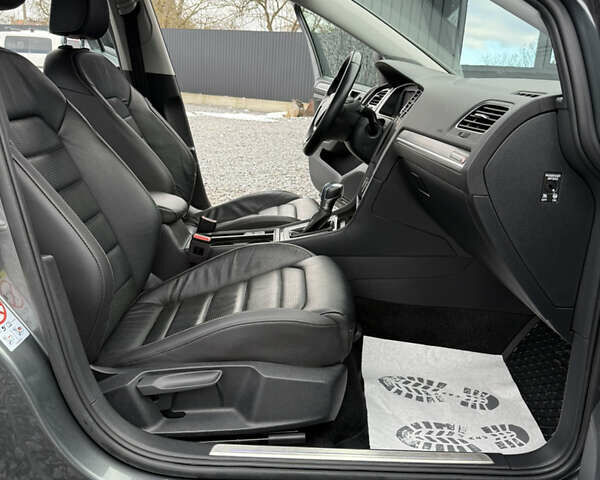 Серый Фольксваген e-Golf, объемом двигателя 0 л и пробегом 100 тыс. км за 13900 $, фото 25 на Automoto.ua