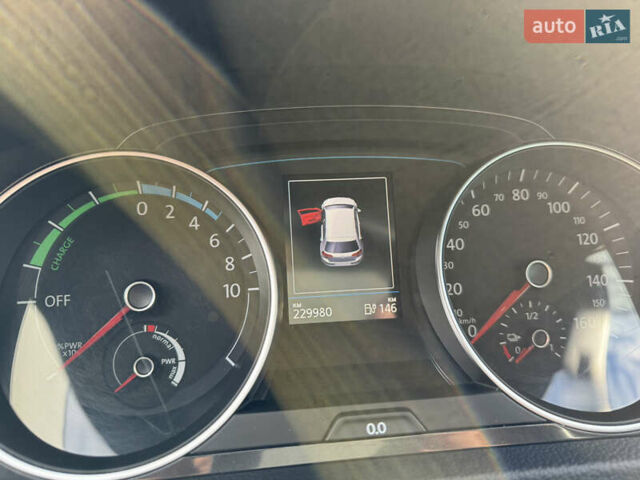 Сірий Фольксваген e-Golf, об'ємом двигуна 0 л та пробігом 229 тис. км за 11800 $, фото 20 на Automoto.ua