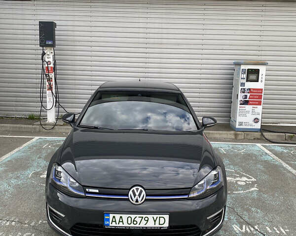 Серый Фольксваген e-Golf, объемом двигателя 0 л и пробегом 60 тыс. км за 16500 $, фото 28 на Automoto.ua