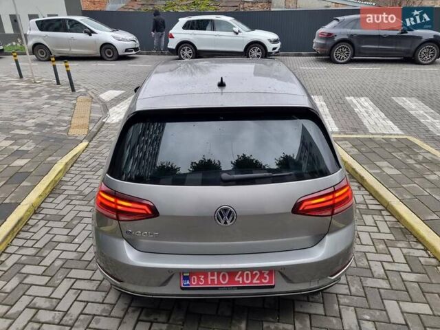 Серый Фольксваген e-Golf, объемом двигателя 0 л и пробегом 95 тыс. км за 12450 $, фото 32 на Automoto.ua