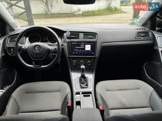 Серый Фольксваген e-Golf, объемом двигателя 0 л и пробегом 75 тыс. км за 12650 $, фото 19 на Automoto.ua