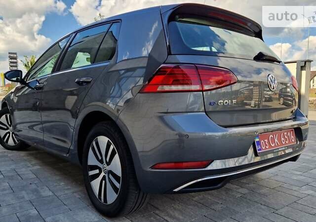 Серый Фольксваген e-Golf, объемом двигателя 0 л и пробегом 53 тыс. км за 15500 $, фото 41 на Automoto.ua