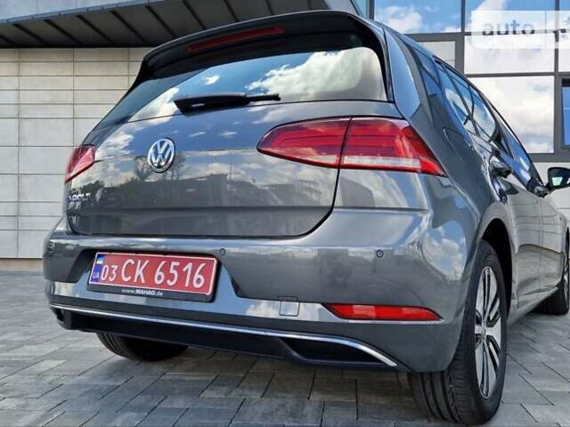 Серый Фольксваген e-Golf, объемом двигателя 0 л и пробегом 53 тыс. км за 15500 $, фото 28 на Automoto.ua