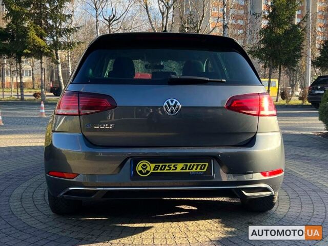 Серый Фольксваген e-Golf, объемом двигателя 36 л и пробегом 126 тыс. км за 15700 $, фото 5 на Automoto.ua